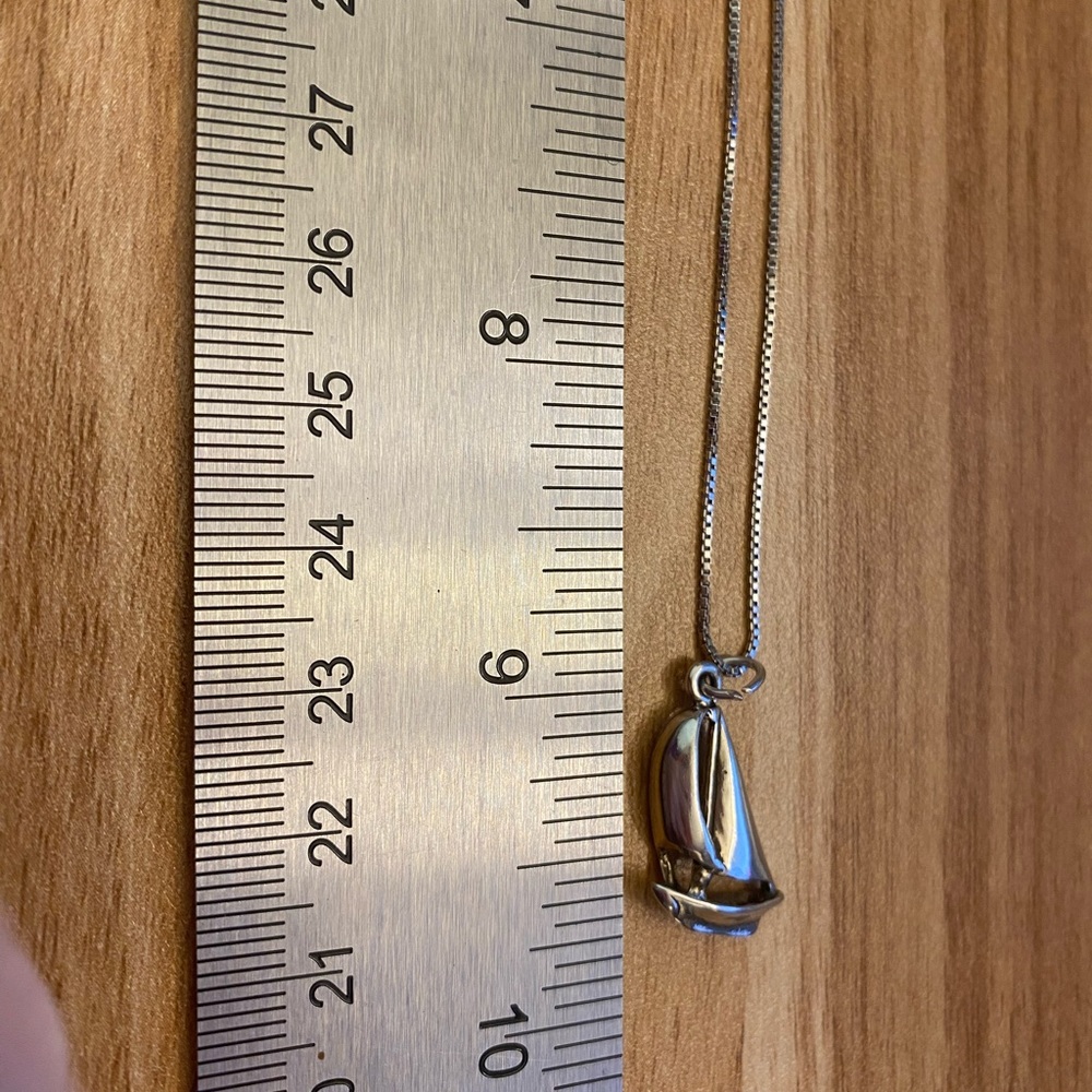 Beautiful vintage 925 sterling silver sailboat necklace - Picture 4 of 6